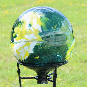Glass Gazing Ball &quot;Daisy&quot; 12 Inch