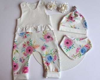 Set Strampler mit Rüsche Mütze und Halstuch Gr. 62 versandfertig Babystrampler Mädchenstrampler Erstausstattung Mädchen Babyset Blumen rosa