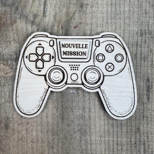Sponsor request, personalized sponsor ad, sponsor ad, wooden game controller, sponsor game console, original sponsor request, wood style