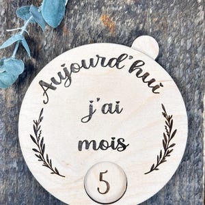 Wooden birth disc, baby milestones, wooden milestone disc, baby photo, baptism, friendship gift, souvenir, baby accessory, wood style