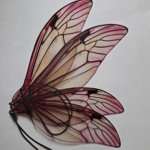 Kleurrijke roze feeënvleugels: realistische hoogwaardige afdruk van de tekening, lichtgewicht plastic, verstelbare bandjes, fotorekwisiet