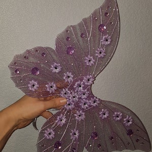 Lila schimmernde Schmetterling Flügel mit vielen Strasssteinen Feen Kostüm Geschenk für Mädchen Kostüm Flügel Schmetterlinge für Geburtstag Blumenmädchen