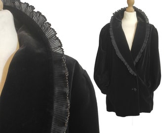Oversized black velvet shawl collar coat Medium-Large-Xlarge-1X Vintage -Goth Harajuku style 60s-70s Victorian