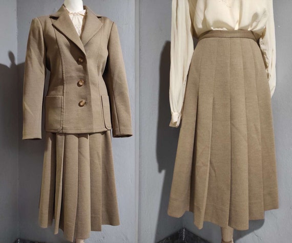Vintage 70s beige skirt suit/ pleated skirt tan ja