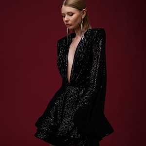 Czarna sukienka koktajlowa, Czarna sukienka, Sukienka dla gościa weselnego, Sukienka na czerwony dywan, Sukienka na imprezę, Suknia wieczorowa, Elegancka sukienka nocna, Sukienka na wydarzenie