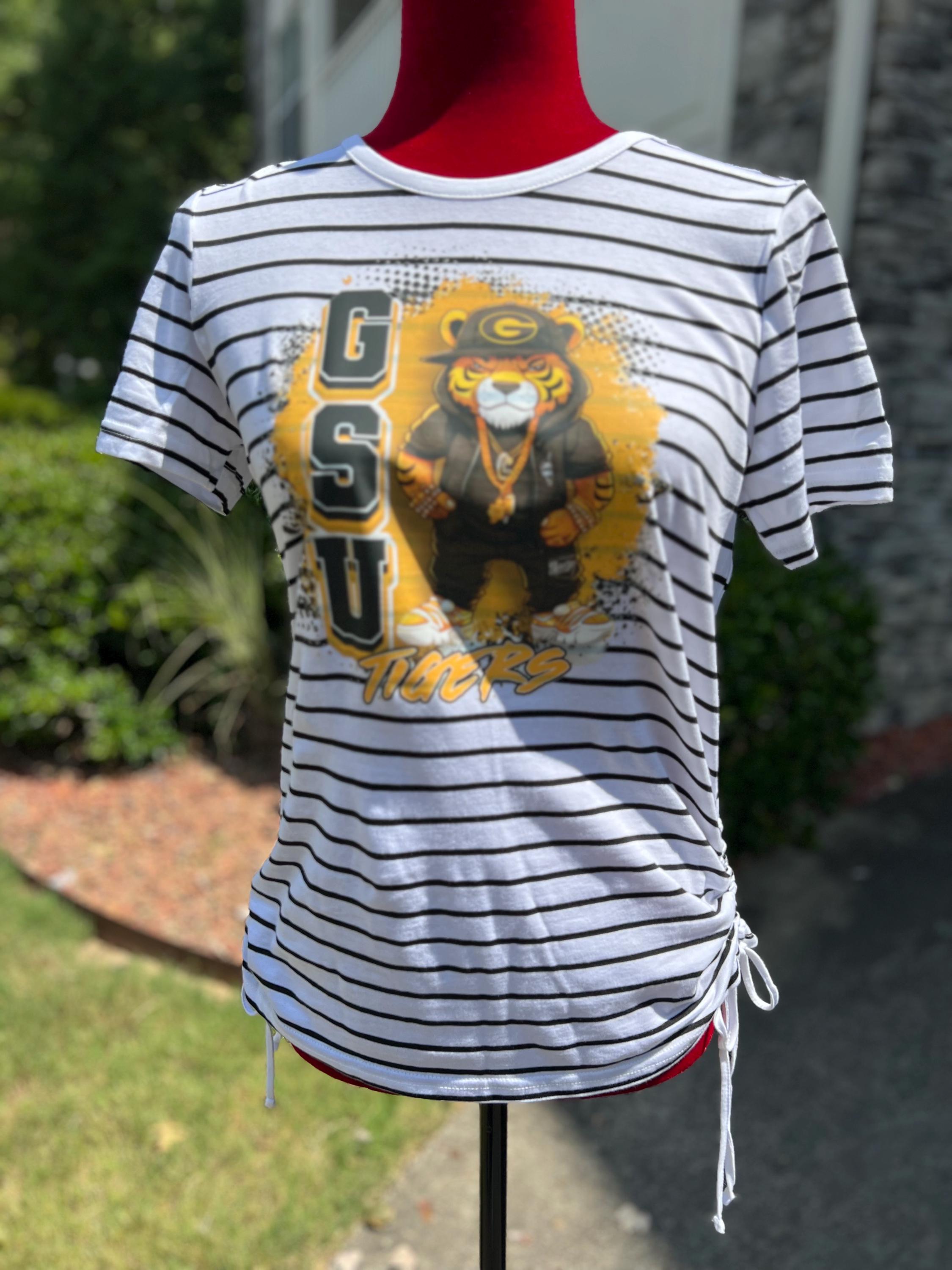 堅実な究極の Side Cinch Tiger Tee - Etsy トップス