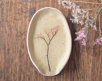 Handmade wooden spoon rest | Ceramic small plate, flowers, stamp motif, pink green plant imprint lilac, pottery oval, kitchen decoration