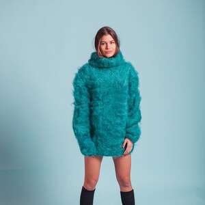 Green fluffy jumper hotsell