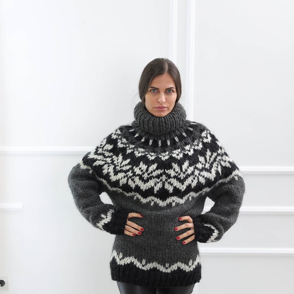 Christmas Chunky wool sweater in nordic style made by Molimarks