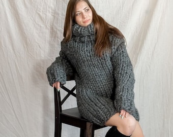 Grey chunky sweater made of soft wool available in plus sizes