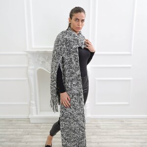 Chunky knit Melange Wool Scarf , Thick crochet wool skarf , Super long black and cream skarf image 8