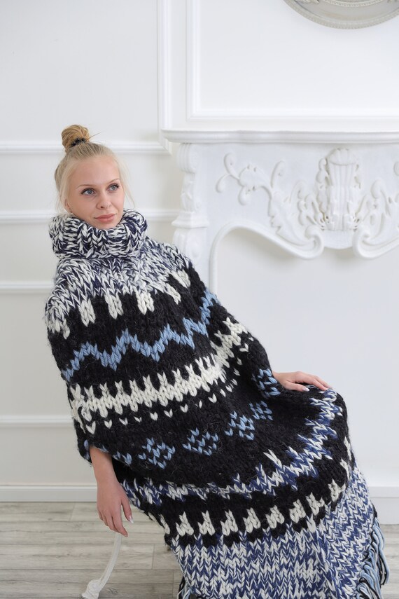 NORDIC SWEATER PONCHO