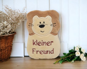 Löwe, Kuscheltier, Glücksbringer, ITH Stickdatei,  10x10, Löwe mit Schriftzug kleiner Freund plus blanko Datei