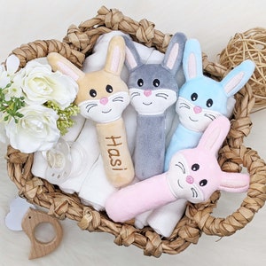 Rattle bunny stick rattle, ITH embroidery file, embroidery pattern / embroidery motif 13x18 / 2 versions
