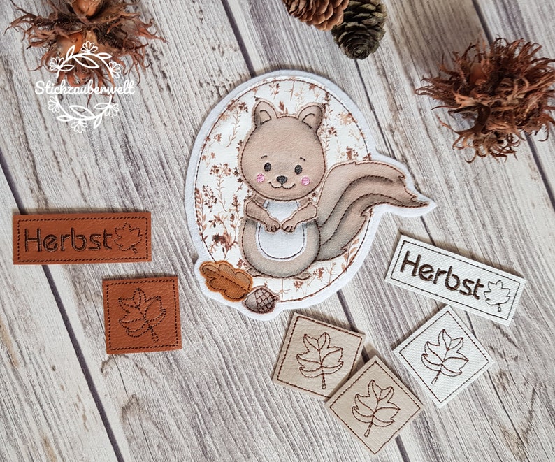 Button plus Label Stick File DoodleApplication Embroidery Pattern Embroidery Motif in 4 Sizes 13x18 15x24 18x28 20x28 Set Squirrel2