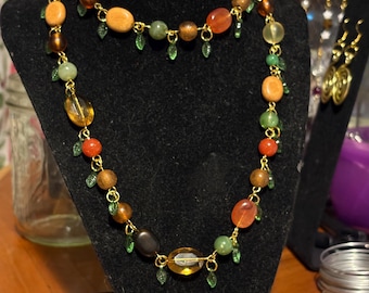 Collar de cuentas estilo cottagecore - hecho a mano