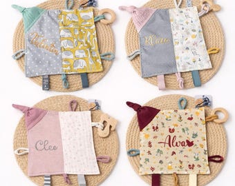 Sensoknistertuch mit Namen | Knistertuch personalisierbar | Fühl- & Motorikspielzeug für Babys | Babyspielzeug | Geschenk zur Geburt CLASSIC