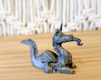 Dragon in Battle~Vintage~Spoontiques~Pewter~Green Stone~641