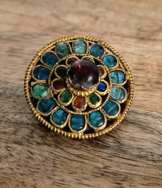 Cabochon brooch discount