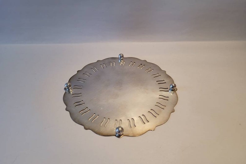 Vintage Oneida Silversmiths Silverplate Silver Plate Ornate Round Trivet 8-12