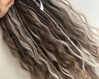 Soft Ash Brown Blonde Ombre Dreadlocks with Curls, Boho Synthetic DE Dreads, Natural Looking Hair Extensions, Textured Wavy Dreads