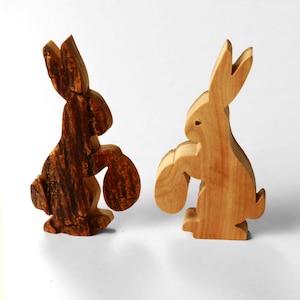 Easter decoration Easter bunny with egg Table decoration bunny made of wood Easter spring decoration made of olive wood (with bark)