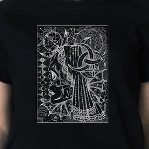 Maglietta con la carta dei Tarocchi della Luna, maglietta celestiale di Halloween, maglietta da strega occulta con abbigliamento gotico, maglietta da strega, regalo da stregoneria horror con teschio da donna