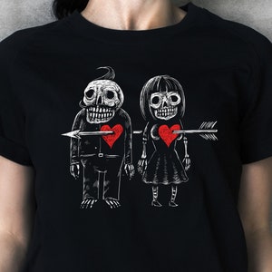 Graphic T-Shirt SKULLS In LOVE Valentine&#39;s Gift Black Unisex Shirt, Day Of The Dead Lovers Gothic Style Unique Vday Present Casual Shirt