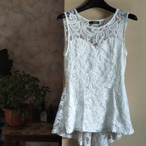 Elegant white boho lace top for women size S, White lace sleeveless blouse with ruffle on the waist small size