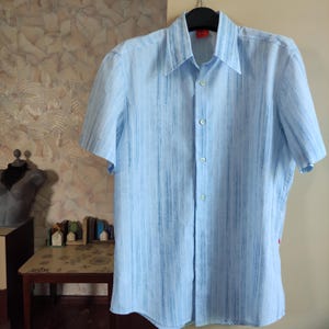 BOSS HUGO BOSS cotton blue abstract striped shirt button down short sleeve crew neck medium size