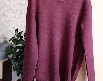 Men's burgundy 100% lambswool knit sweater medium size