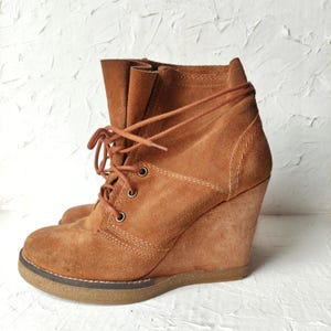 Vintage 90&#39;s Y2K Boho beige suede leather platform heels boots for women&#39;s size US 7/ EU 38/ UK 5
