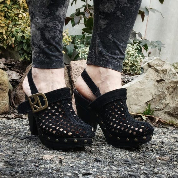 Vintage black suede leather clogs Rocket dog, Retro boho chunky laceup shoes size US 6.5, EU 37. Vintage 70's dark boho suede clogs