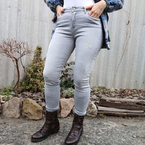 Vintage 2000&#39;s light gray stretch  skinny jeans by Tommy Hilfiger US size 6-8