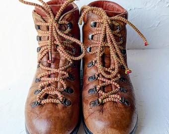Vintage 70's Scarpa women's brown leather ski boots hiking boots mountaineering hike camp size US 7/ EU 38/ UK 5