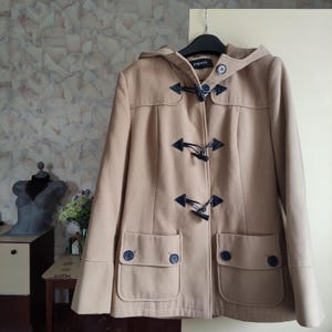 Vintage 90&#39;s beige short daffle coat medium size