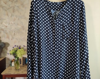 Womens black white polka dot shirt henley neck adjustable sleeves length front pocket small size