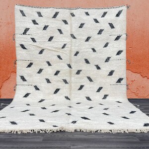 Weißer Beni Ourain marokkanischer Teppich-Schwarz-Weißer Wollteppich-Handgewebter Berber Teppich-Beni Ourain Stil Tapis-Herrlicher Schwarzer Teppich