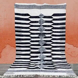 Custom Flatweave Black and White Moroccan rug-Tapis Marocain Berbère-Handwoven Wool Carpet-Kilim Moroccan Rug-Black & White Zebra Design Rug