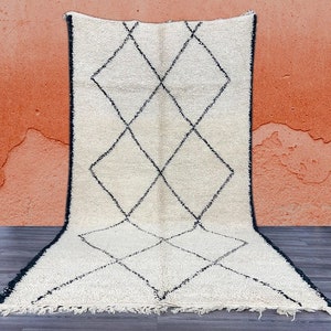 Klassischer Beni Ourain Benutzerdefinierter marokkanischer Teppich-Schwarz-Weiß-Wolle Berber Teppich-Handgewebter Beni Ourain-Stil Tapis-Schwarz-Weiß-Diamanten-Design-Teppich