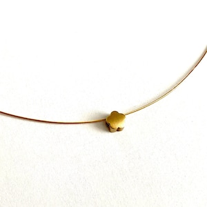 Gold Flower Pendant Matt