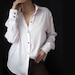 see more listings in the Zijden blouse section