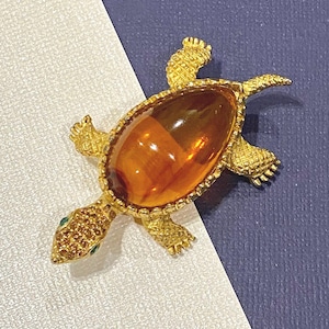 Vintage Dinicola Tested Bakelite Pave Rhinestone Turtle Brooch