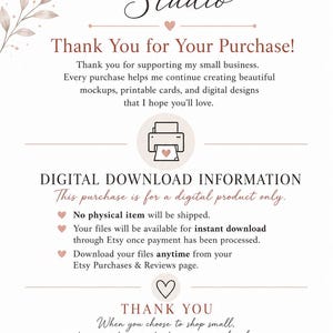 Pu&ograve; includere: Una scheda informativa per il download digitale di Maxey Design Studio con sfondo bianco, accenti floreali rosa tenue, icone a forma di cuore e testo che specifica che si tratta di un acquisto di prodotto digitale senza spedizione fisica.