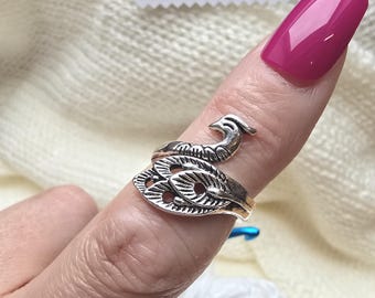 Peacock Crochet Ring - Peacock Knitting Ring – Cute Yarn Ring – Tension Ring – Crochet Accessory - yarn tension aid - crochet - crochet ring - knitting ring