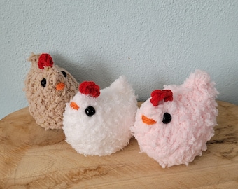 Small crocheted Mabel chickens