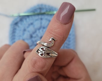 peacock crochet ring - peacock knitting ring - crochet ring - right-handed crochet ring - yarn tension aid - tension aid - crochet accessory - gift DIY . crochet