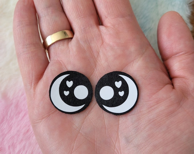 felt eyes for crochet .  Felt eyes for plushies . Felt eyes for crocheted cuddly toys. safety eyes for crochet . felt eyes for knitting . DIY