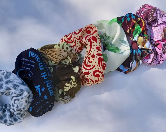scrunchies,scrunchie,scrunchy,hair scrunchy,velvet scrunchie,animal print,hair bun,hair frill,scrunchie bracelet,rainbow scrunchie