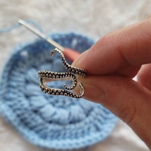 Octopus Crochet or Knitting Ring is a Yarn Tension Aid for